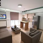 Apartment The Whole Packet A4 Center With Parking *